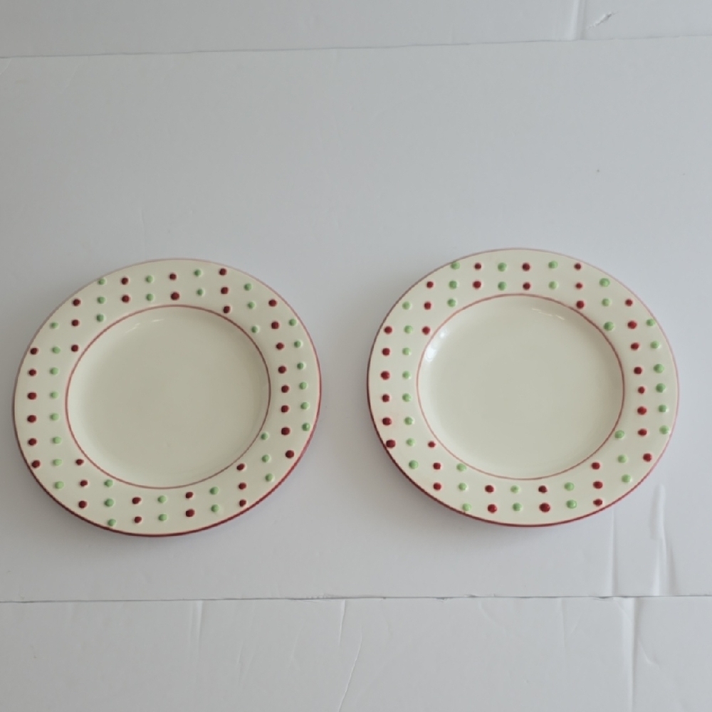 Oneida Holiday Tidings Set Of 2 Red Green Dots Rim Cream Plates